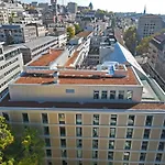 Adagio Center 4*