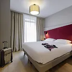 Adagio Center 4*