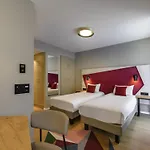 Adagio Center 4*