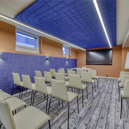 Adagio Center