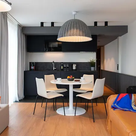 Ξενοδοχείο με διαμερίσματα Adagio Center 4*