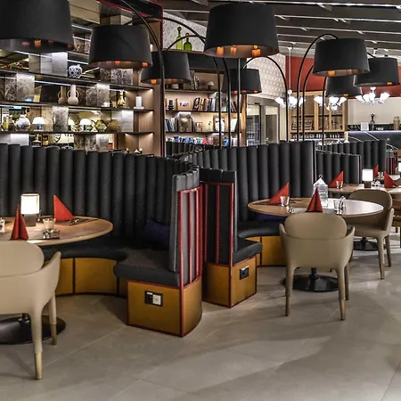 公寓式酒店 Adagio Center 4*