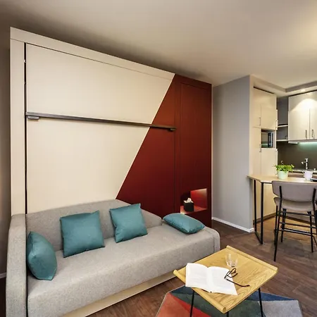 Adagio Center מלון דירות 4*