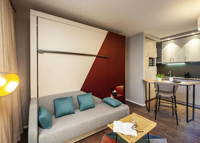 Adagio Center Apartahotel 4*