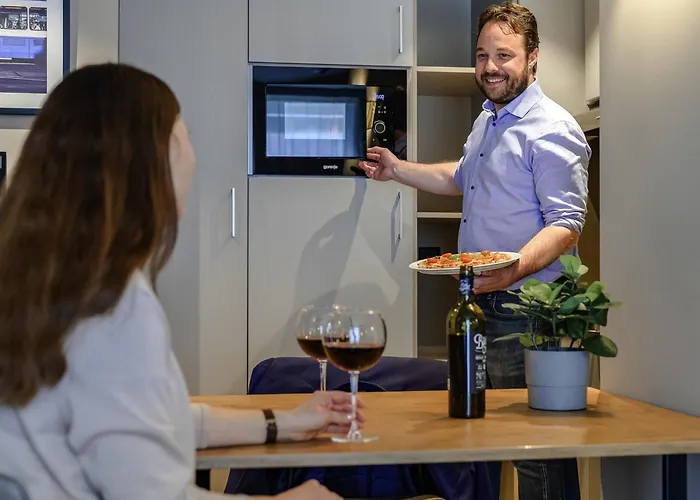 Adagio Center Apartahotel 4*